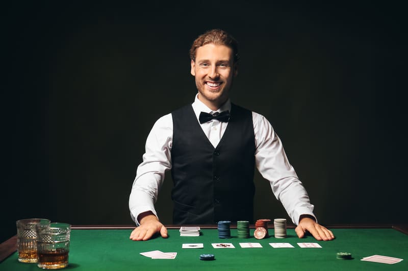 Croupier / Croupière