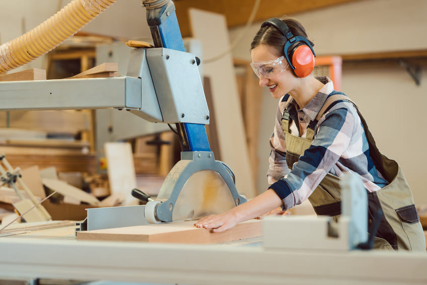 Opérateur / Opératrice de sciage bois