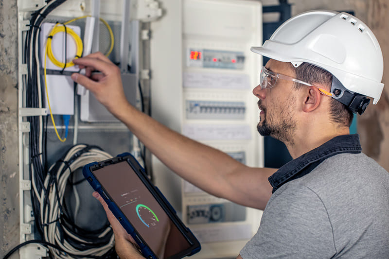 Électricien / Électricienne de maintenance