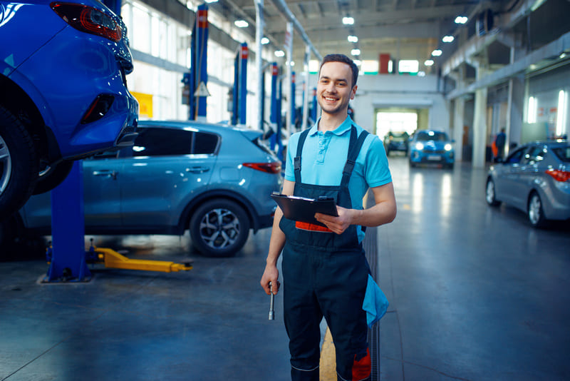 Technicien expert / Technicienne experte après-vente automobile
